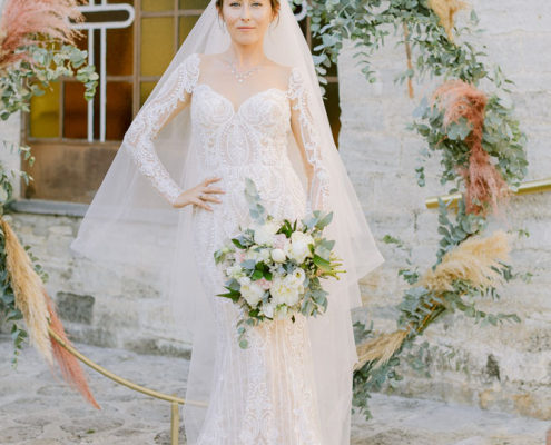 Elegant micro wedding! Bride
